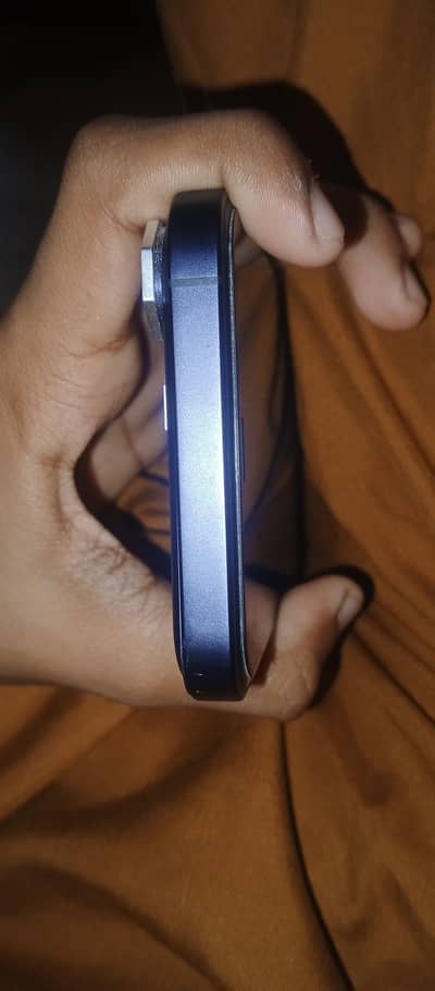 Apple iPhone XR converted 17 pro