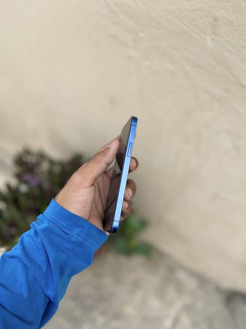 IPhone 12 3