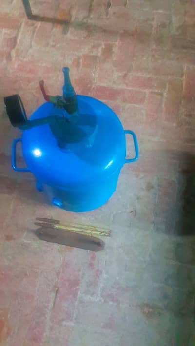 Bloon filing tank