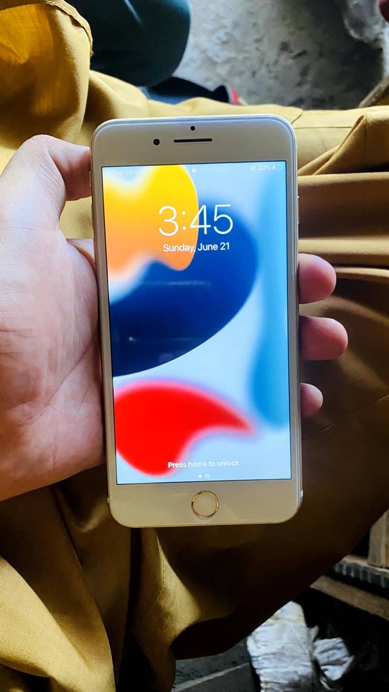 Apple iPhone 7 Plus 1