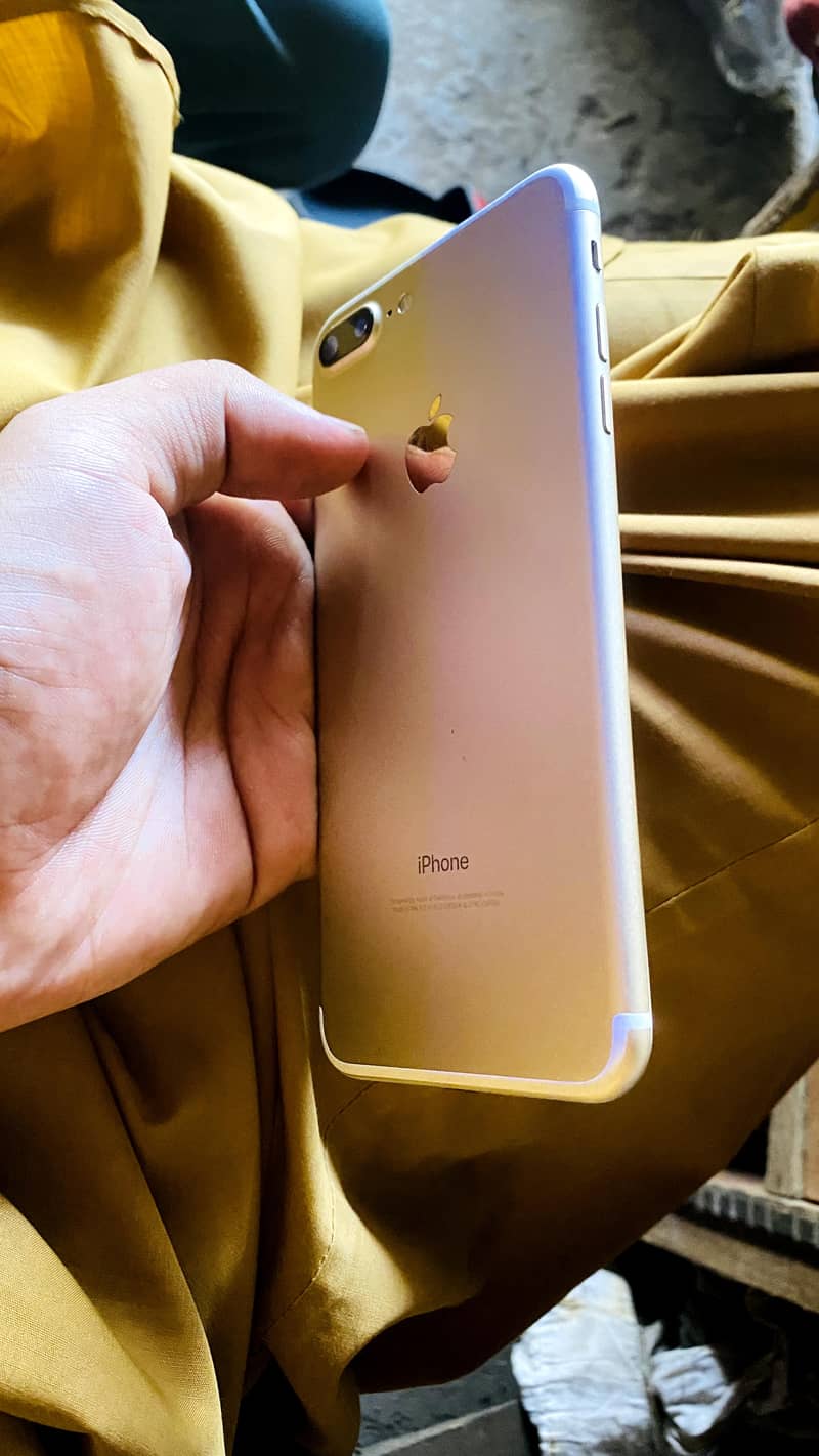 Apple iPhone 7 Plus 3