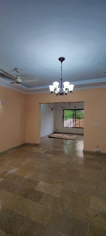 G10/2 50/80 Full House Available For Rent 5bedrooms Ideal Location