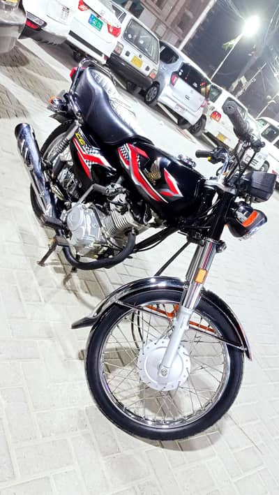 Honda CG-125 2024 12month Karachi num 1st owner Genuine mint condition