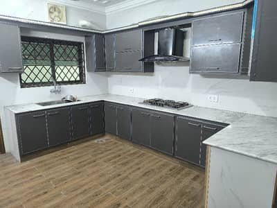 5 Beds & 5 Baths Full House Available For Rent In G10