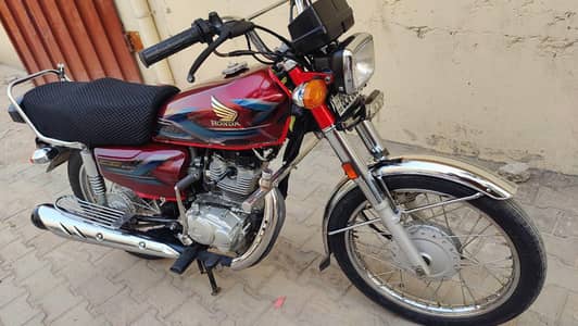 Honda CG 125 (Red Color) - Mint Condition - Home Used Bike for Sale