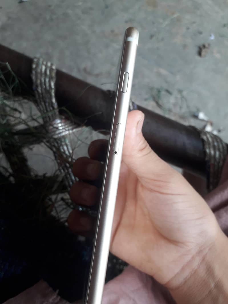 Apple iPhone 6S Plus 3