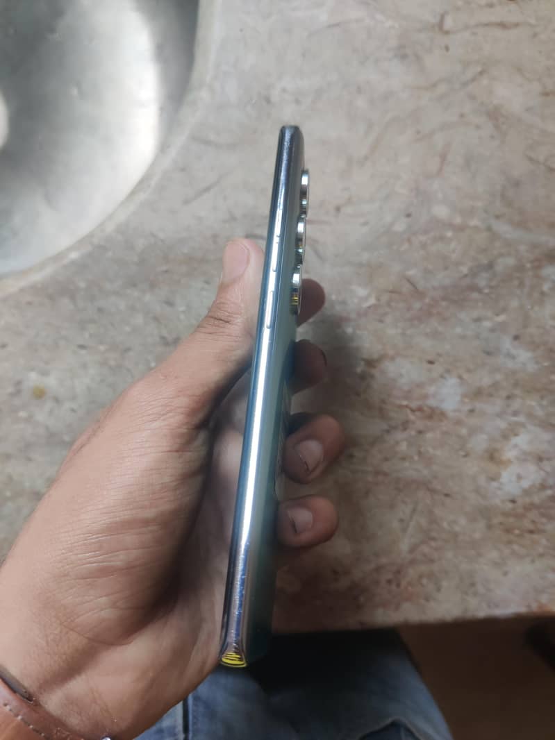 Tecno CAMON 40 Pro 1