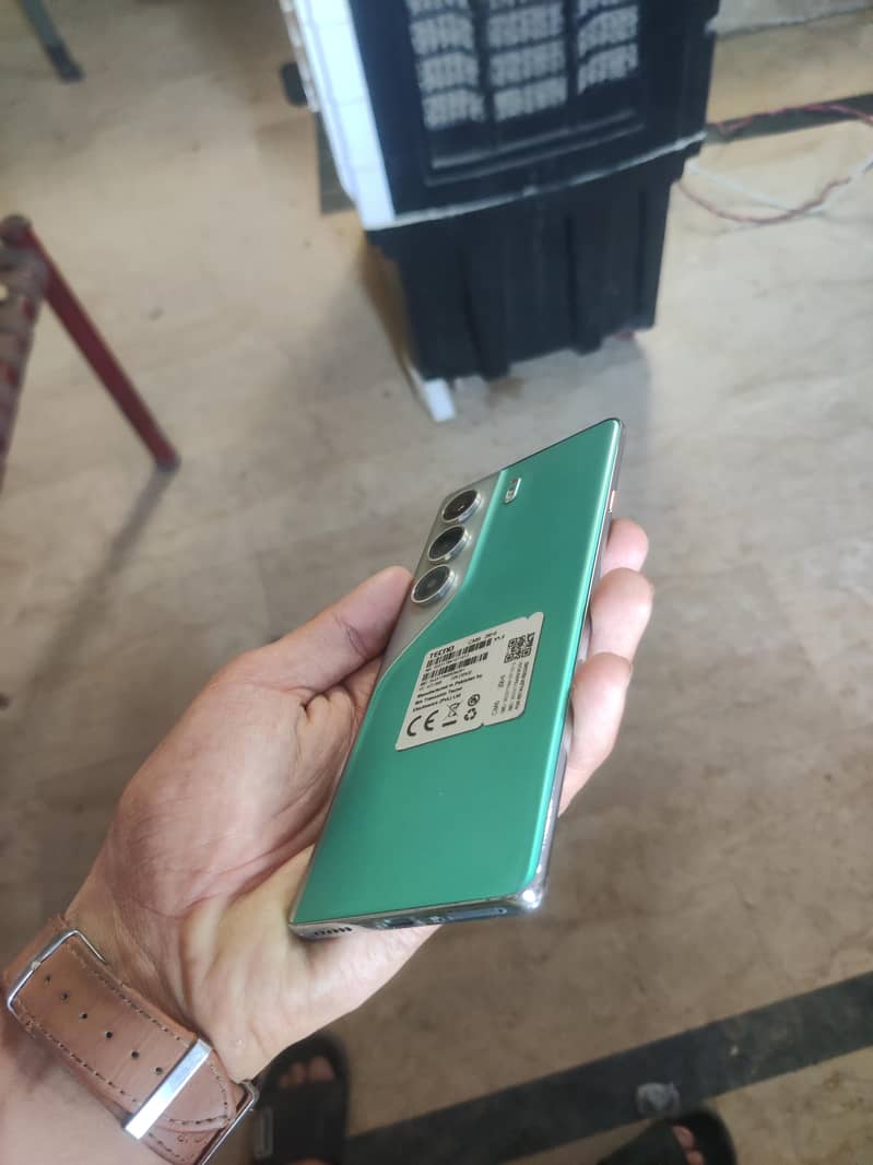 Tecno CAMON 40 Pro 7
