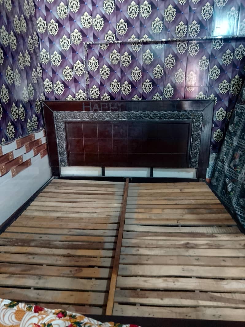 Bed and dressing 10\10 condition 0