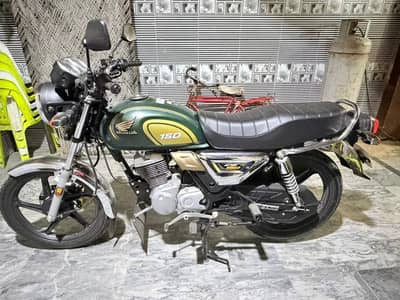 Honda CG 150 (2025) – Only 2,560 km Driven – 1st Owner – Mint conditi