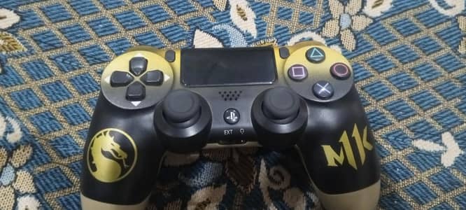 Mortal Kombat 11, PS4 controller used