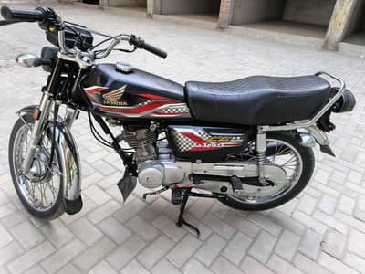 Honda CD 125 2023 Bata 24 model