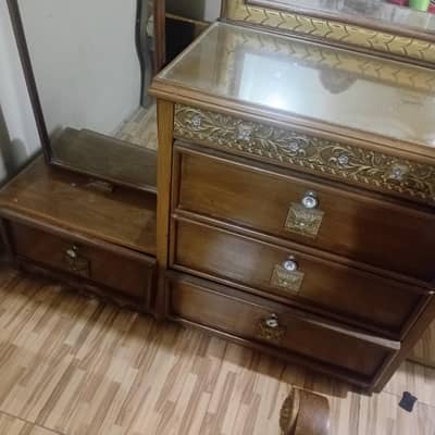 wooden bed set