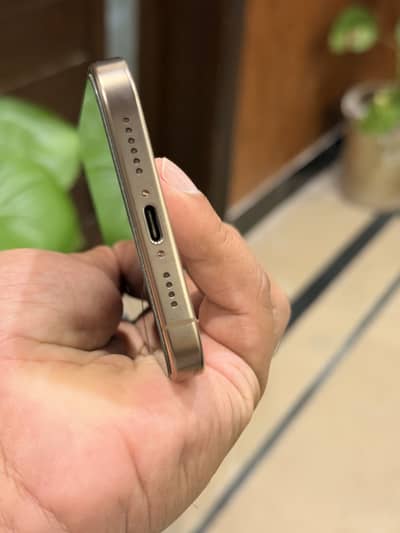 Apple iPhone 16 Pro Max