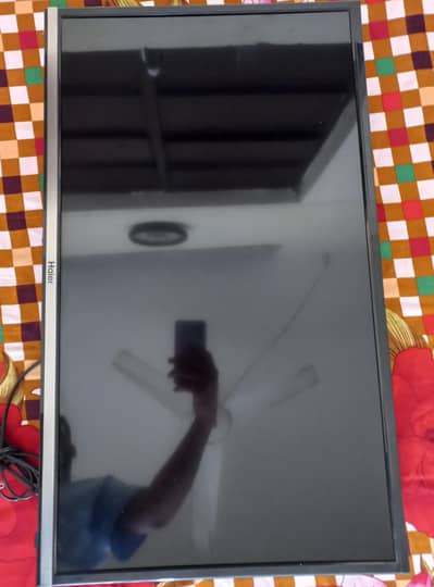 Haier 32 Inch LED TV – Excellent Condition with Remote