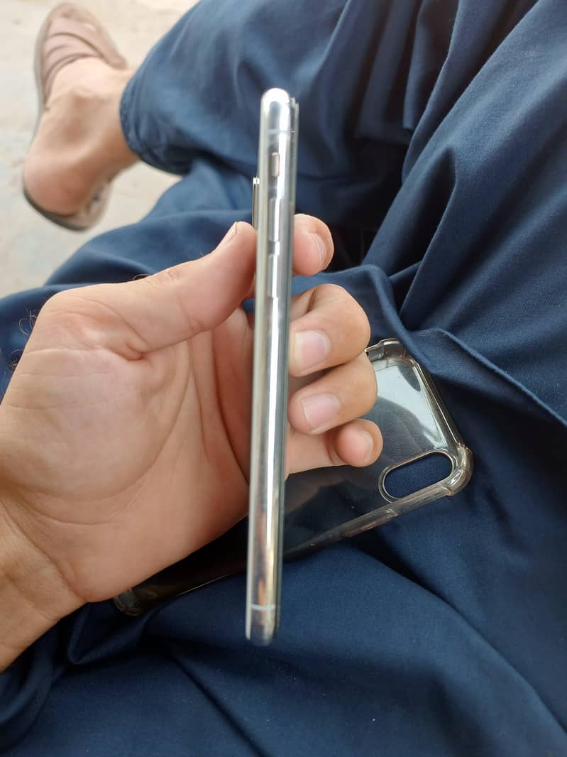 Apple iPhone X 1