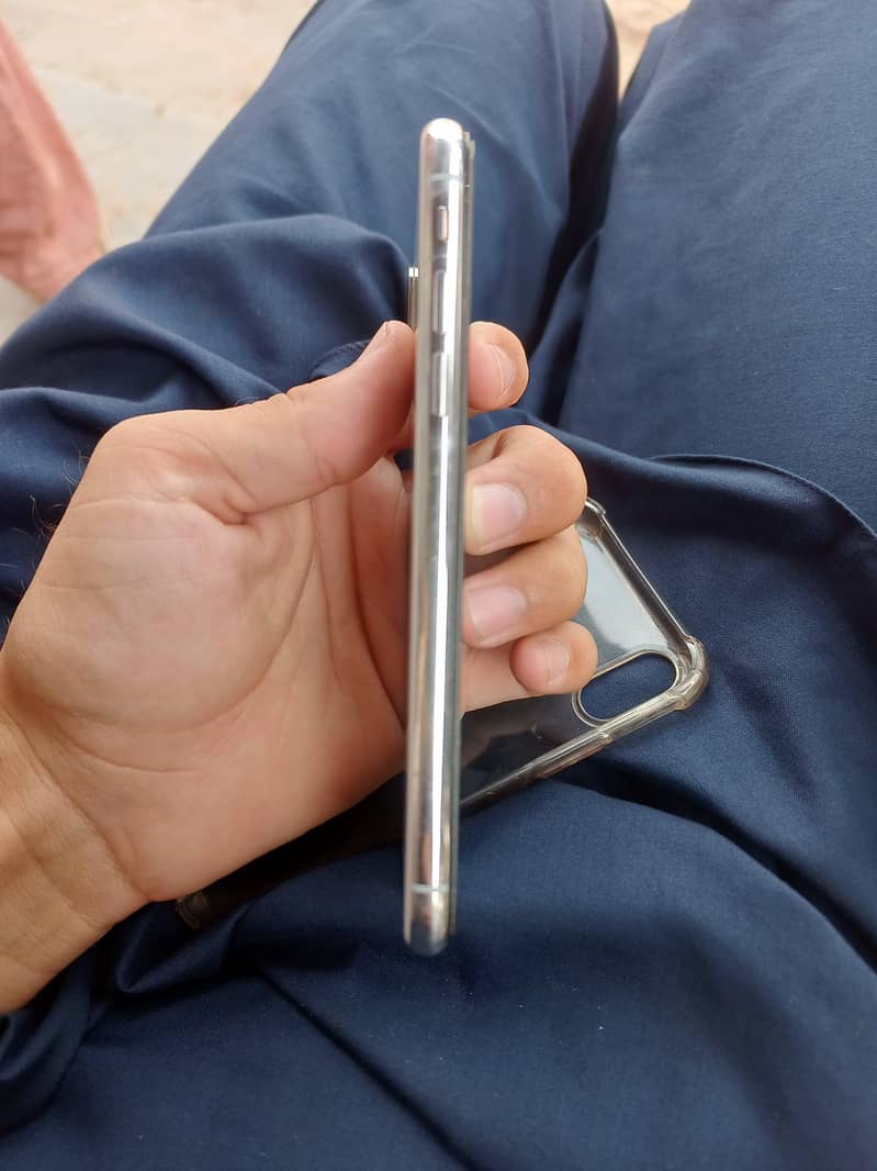 Apple iPhone X 2