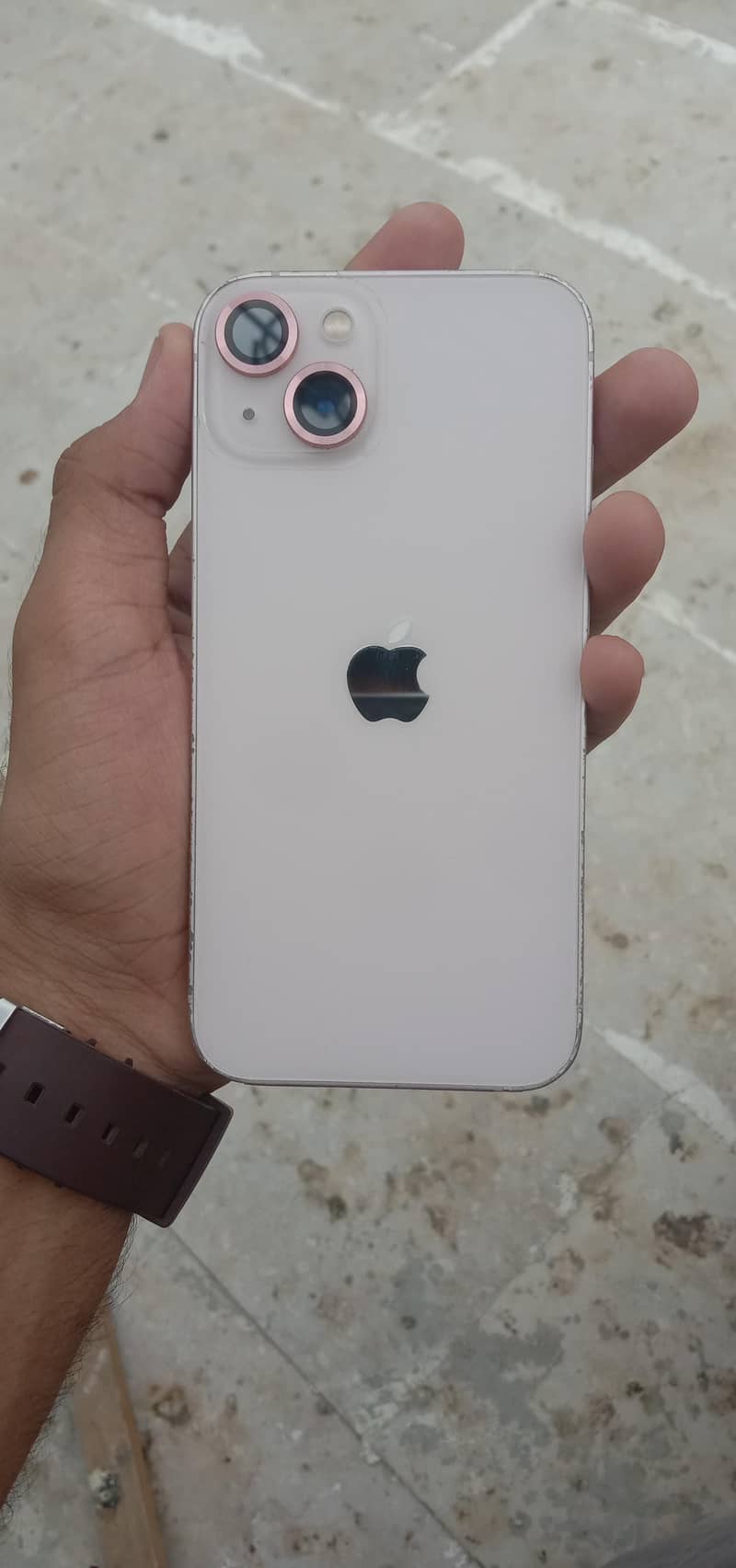 Apple iPhone 13 1