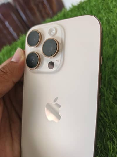 Apple iPhone 16 Pro