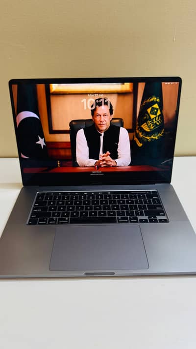 MacBook Pro 16 inch 2019 i7 16GB 512GB SSD