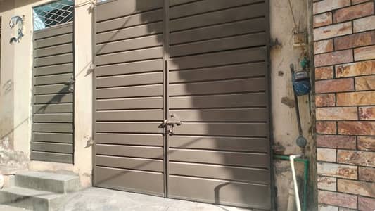 Prime Location Gulberg House Sized 2 Marla Is Available