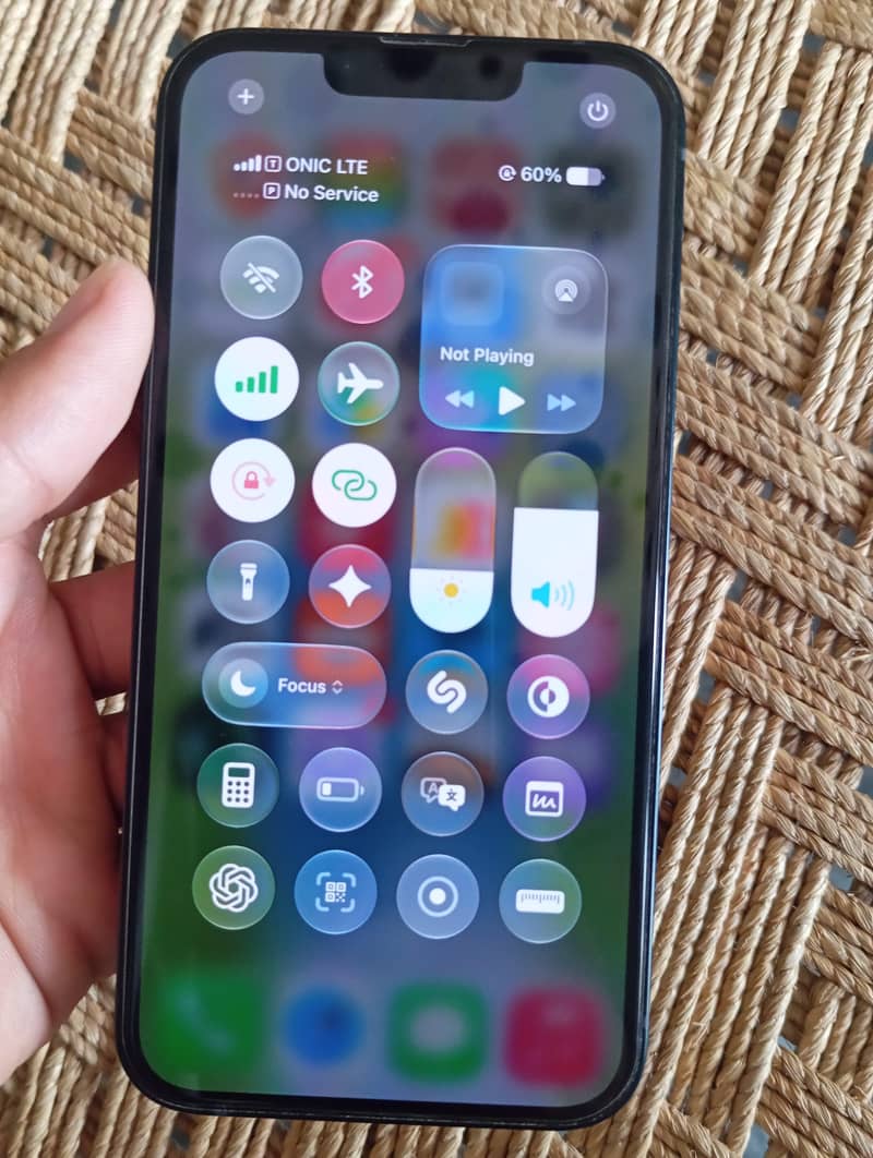 Apple iPhone 13 2