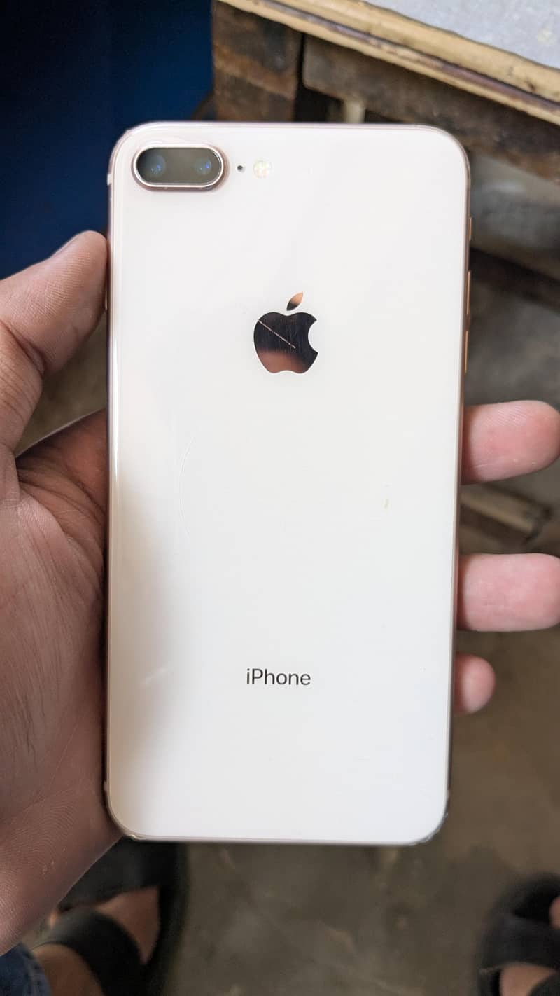 Apple iPhone 8 Plus 0