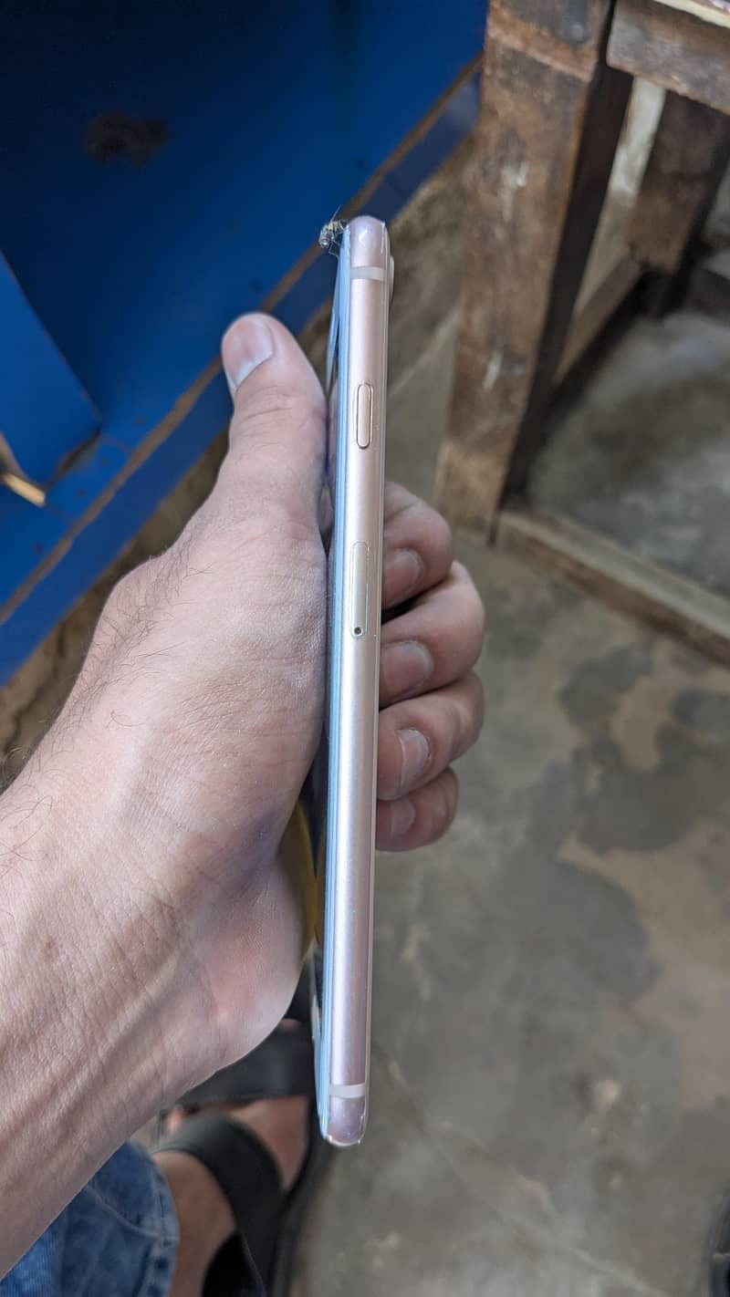 Apple iPhone 8 Plus 3