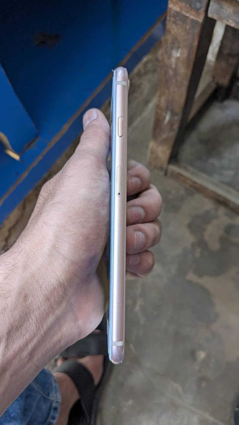 Apple iPhone 8 Plus 4