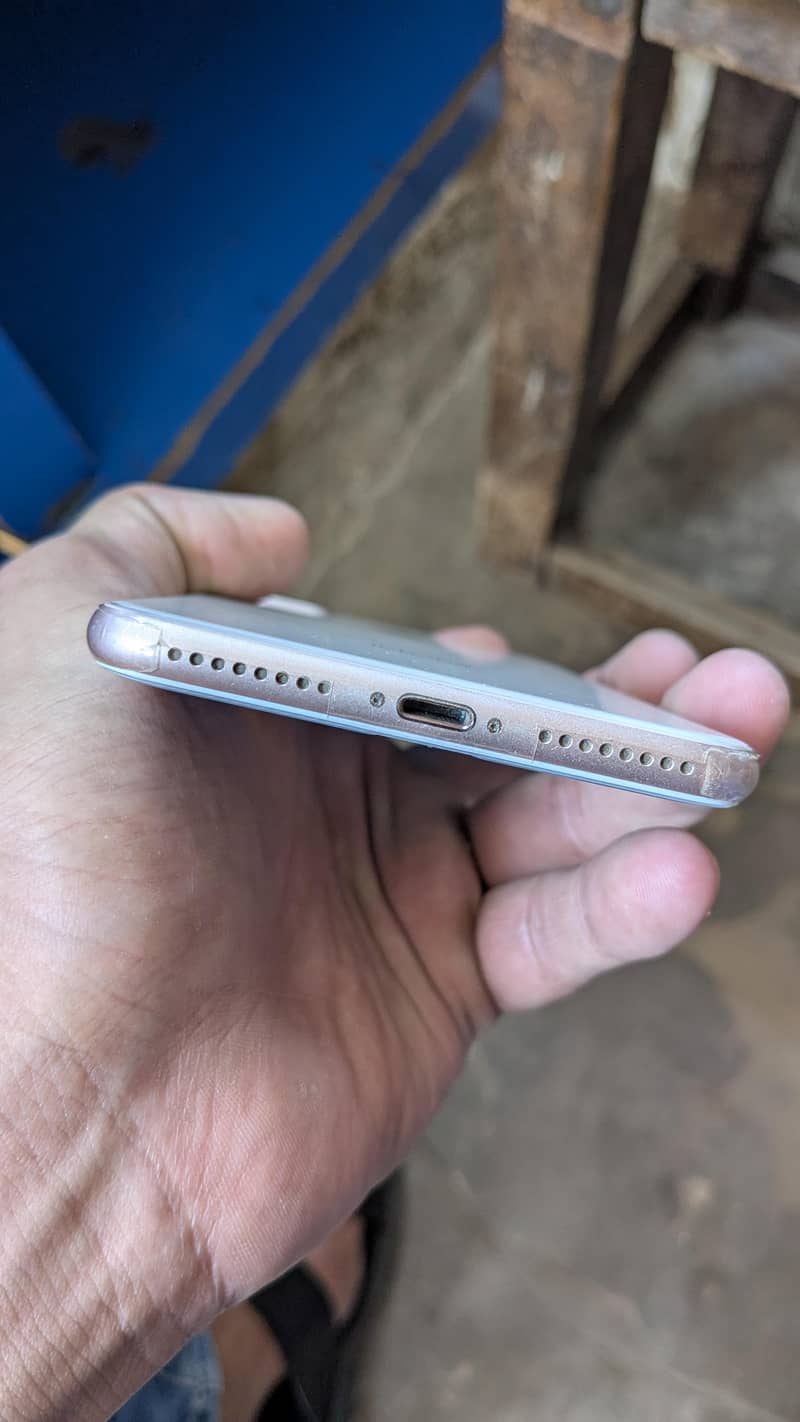 Apple iPhone 8 Plus 5