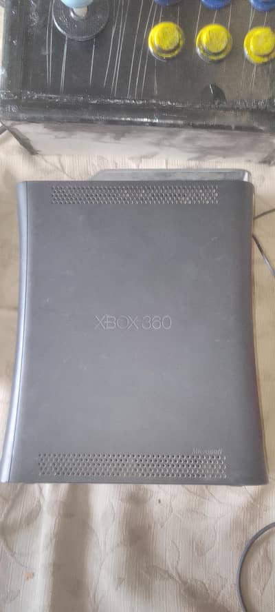 Xbox 360 Fat JTAG/jialbreak with 2 controller with 6 games GTA v+5