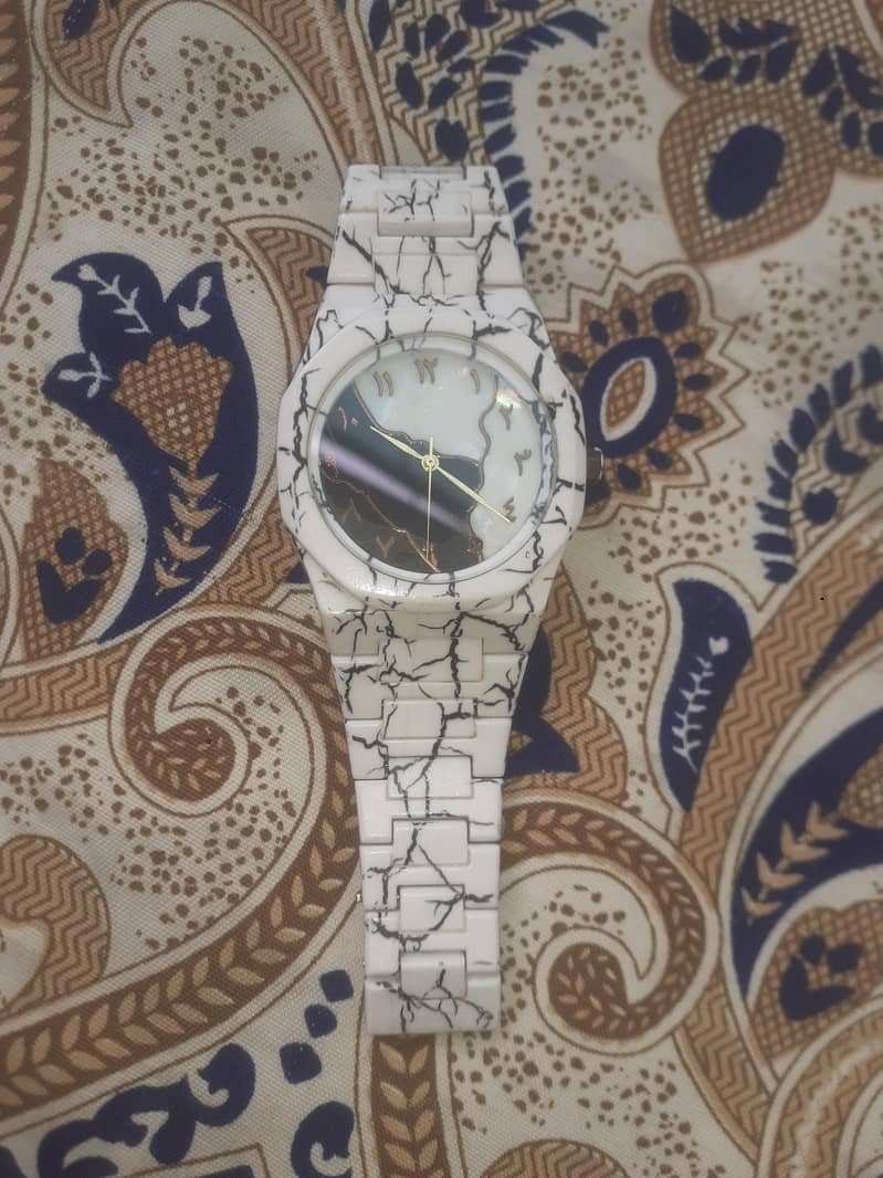 aura watch 0