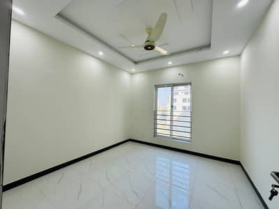 1 Bed Brand New Appartment Available for Rent.