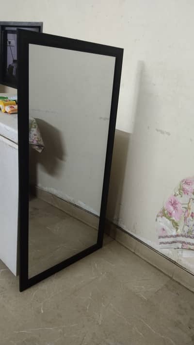 Wall hanging mirror