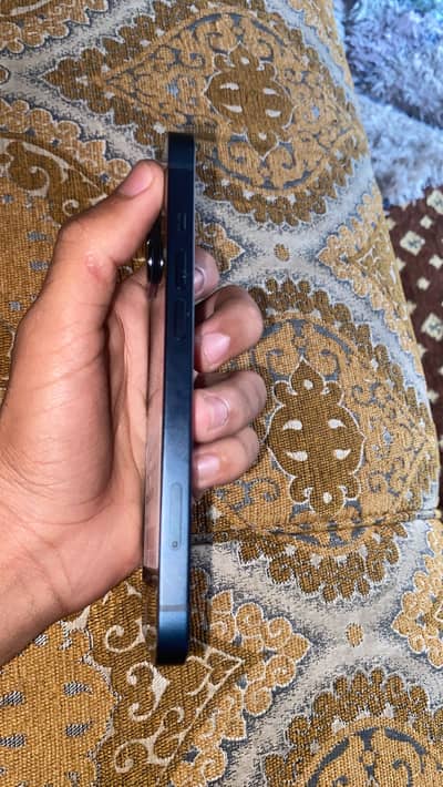 I phone 13 jv apple warranty available