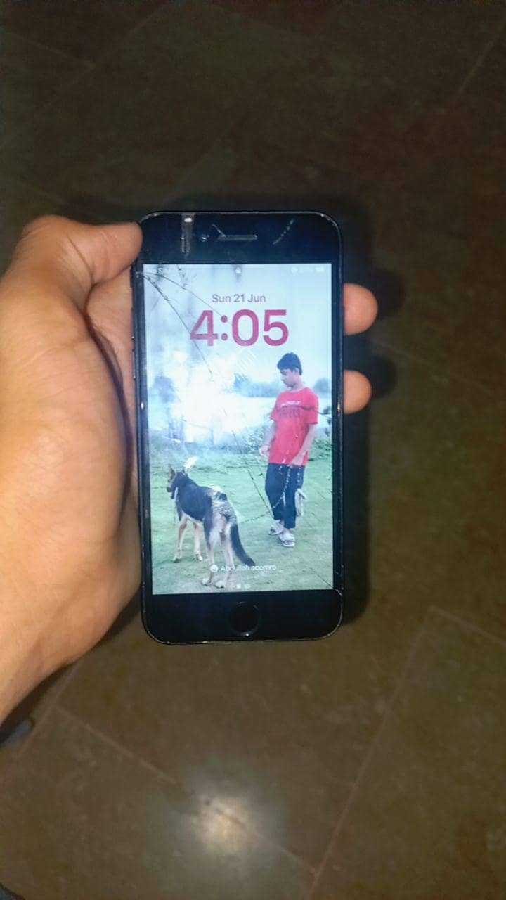 Apple iPhone SE 4
