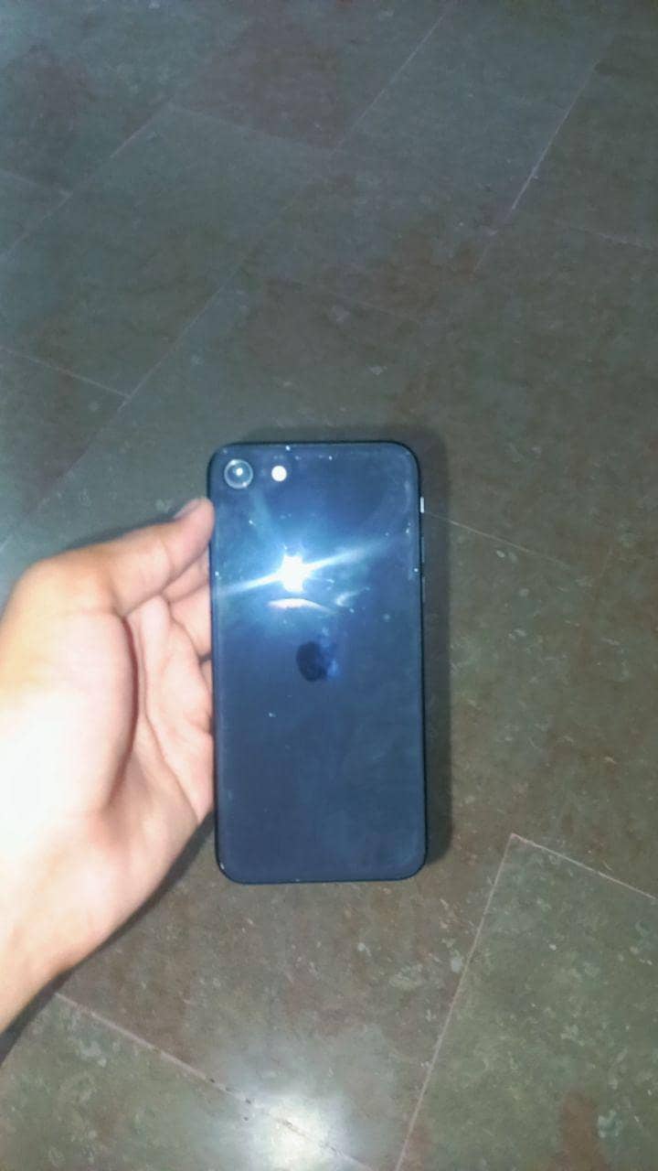 Apple iPhone SE 6