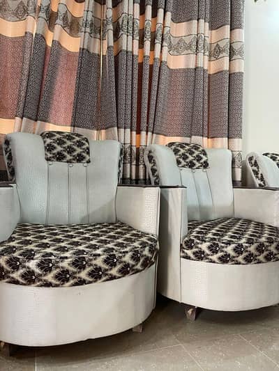 7 seater | Sofa Set | Well maintained neat and clean