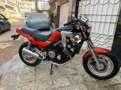 Yamaha FZX-750