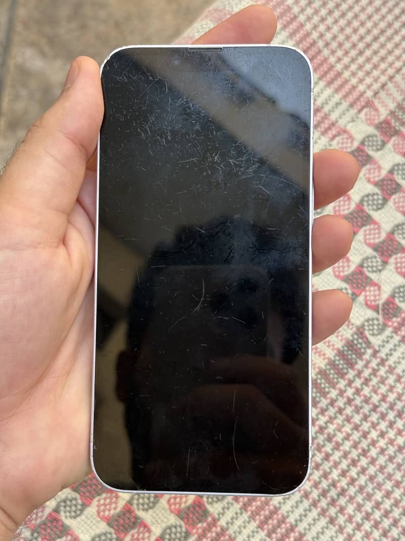 Apple iPhone 14 3