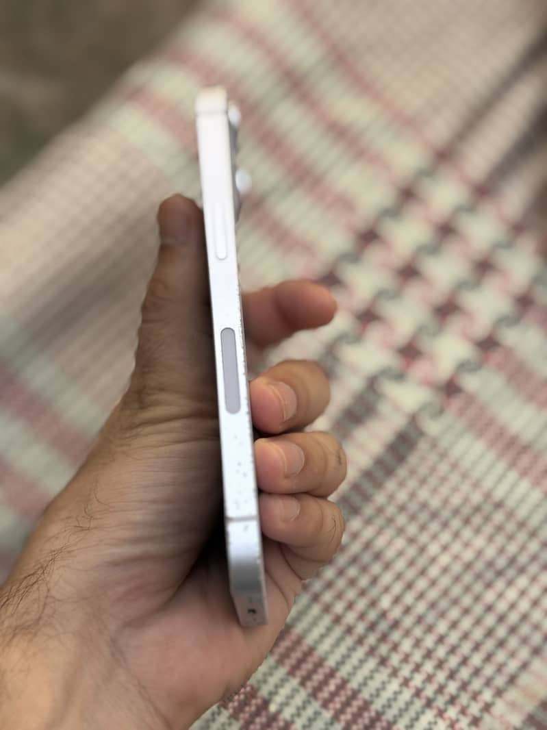 Apple iPhone 14 11