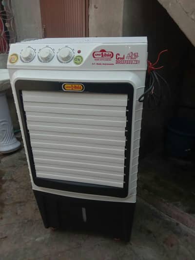 New condition 12 volt air cooler urgent sale 03079652852 call