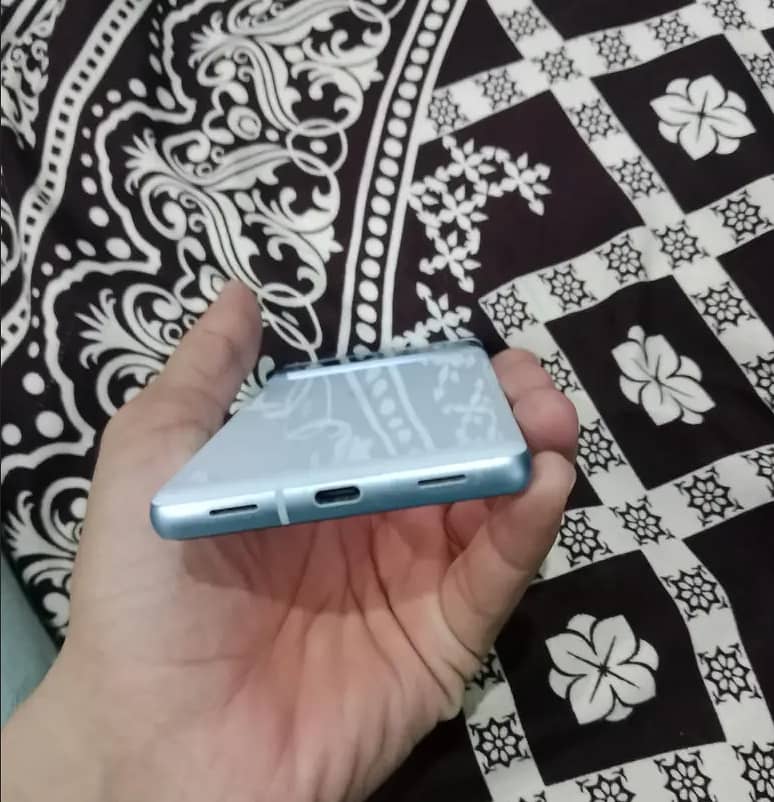 Google Pixel 7a 1