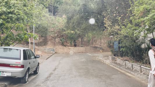 Beautiful Location And Kanal Plot For Sale In Sector C