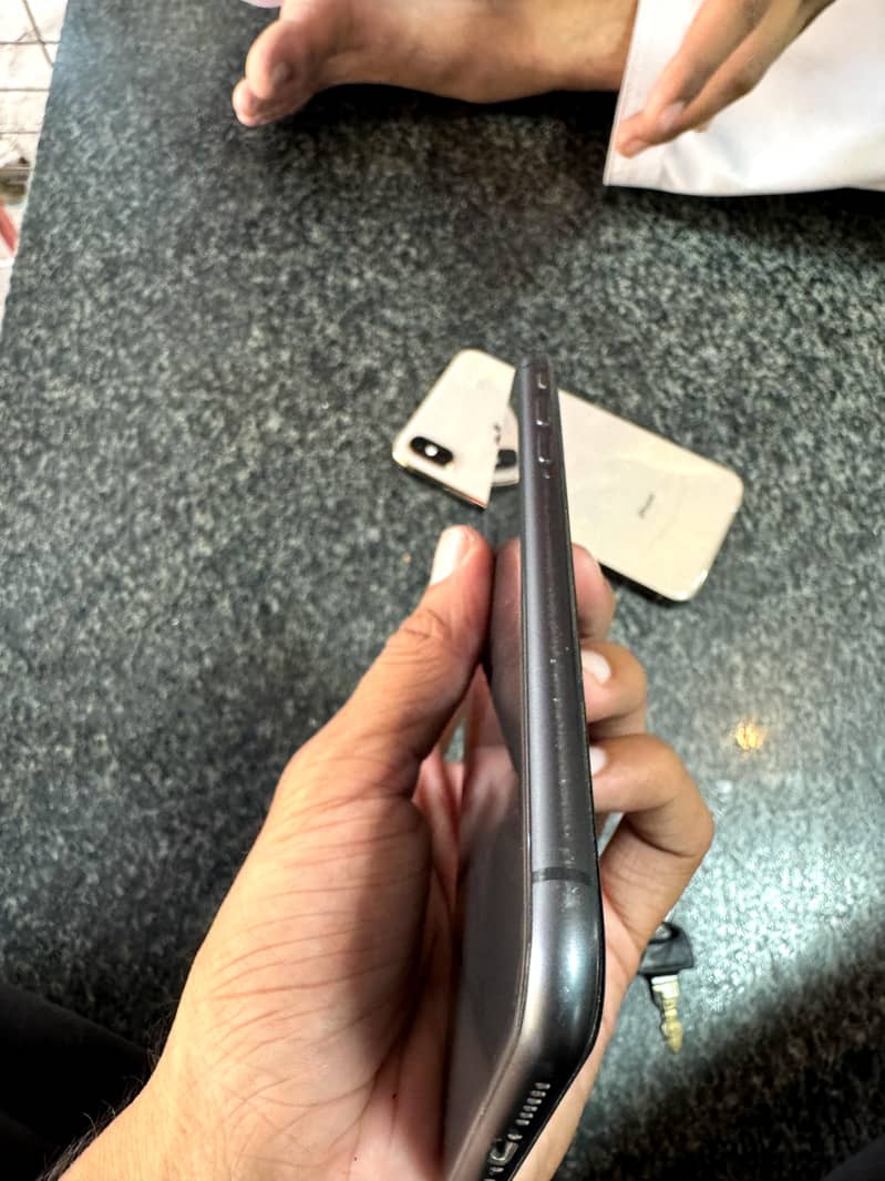 Apple iPhone 11 3