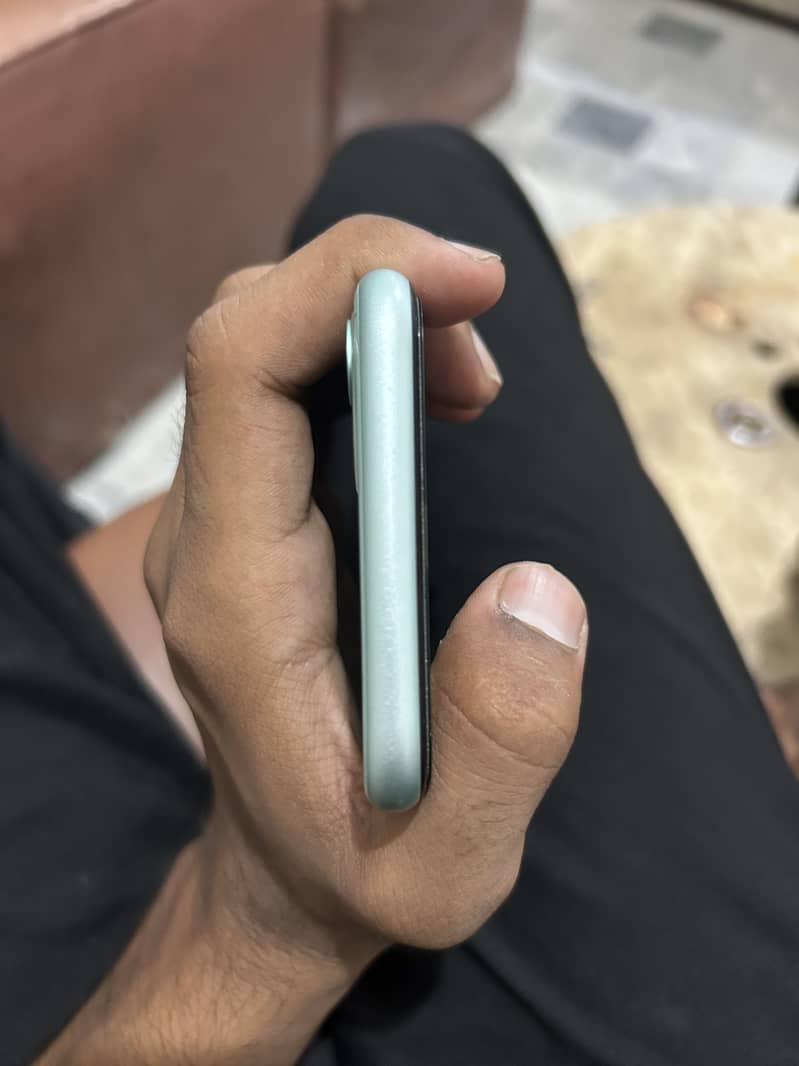 Apple iPhone 11 0
