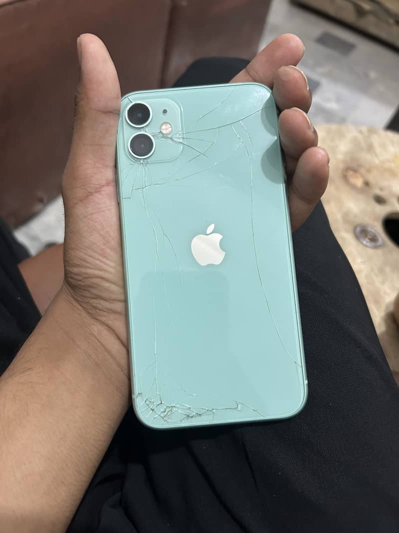 Apple iPhone 11 4