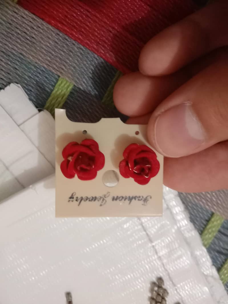 Earrings 0
