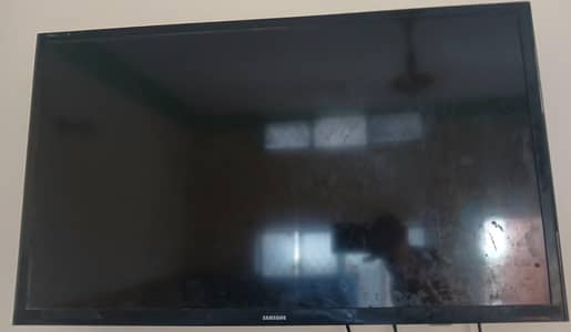 Simple LED 32 Inch with TV Box