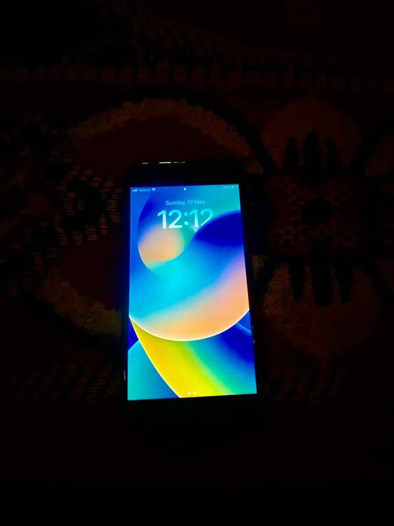 Apple iPhone 8 Plus 1